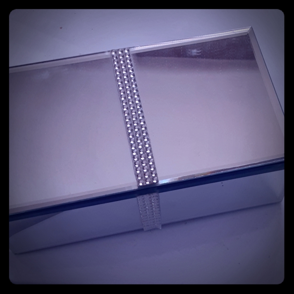 Mirrored jewelry box